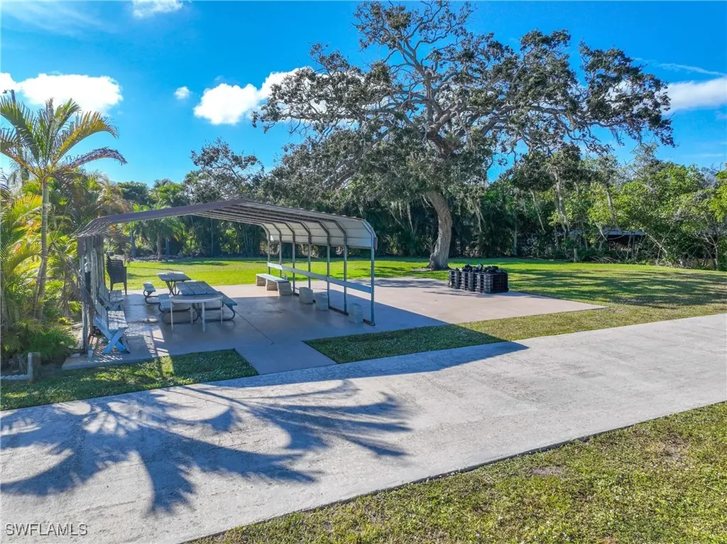 214 Riverwood Road Naples FL 34114