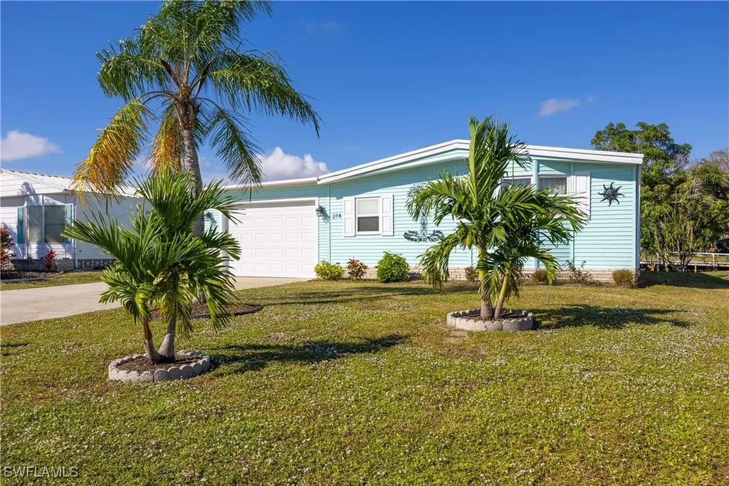 214 Riverwood Road Naples FL 34114