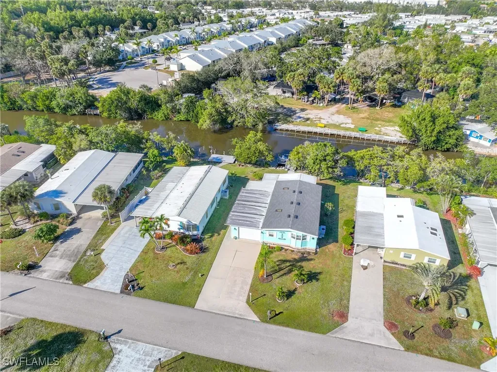 214 Riverwood Road Naples FL 34114