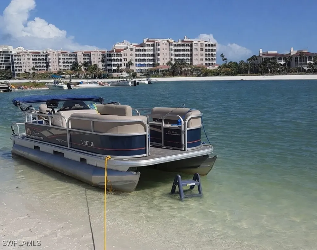 214 Riverwood Road Naples FL 34114