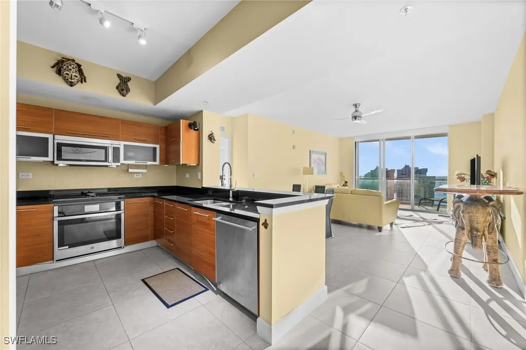 3000 Oasis Grand Boulevard Fort Myers FL 33916