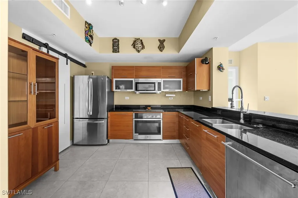 3000 Oasis Grand Boulevard Fort Myers FL 33916
