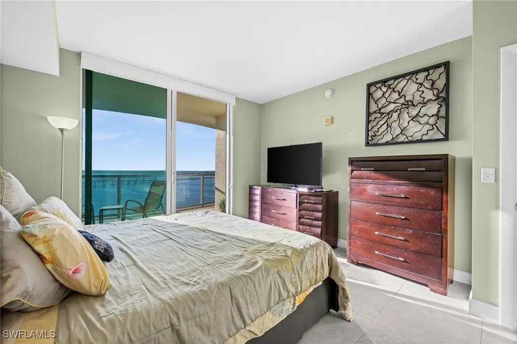3000 Oasis Grand Boulevard Fort Myers FL 33916