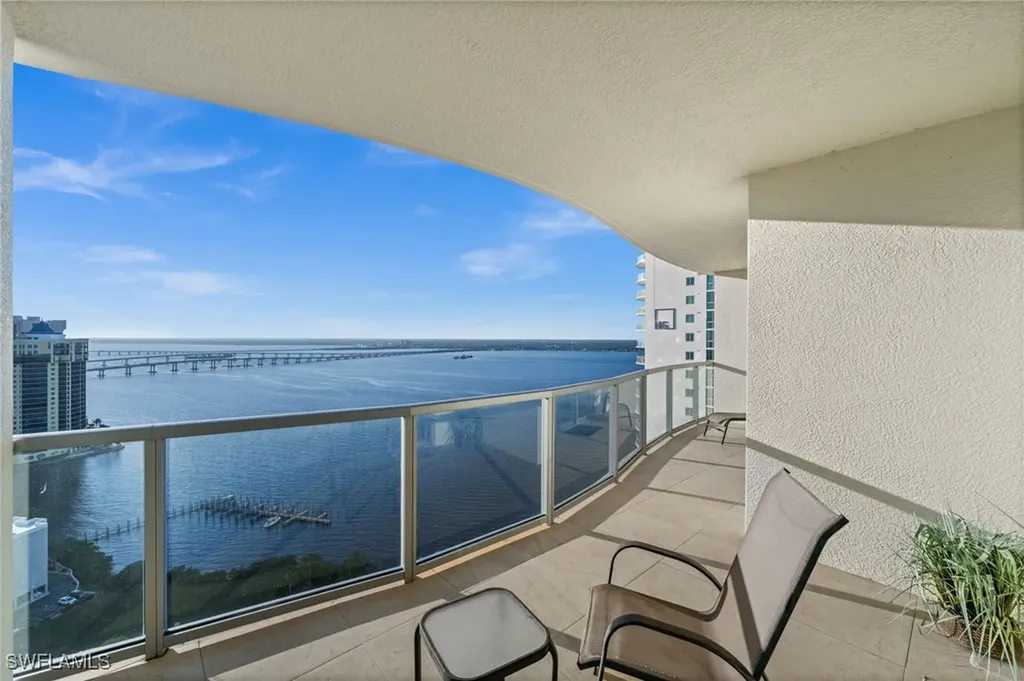 3000 Oasis Grand Boulevard Fort Myers FL 33916