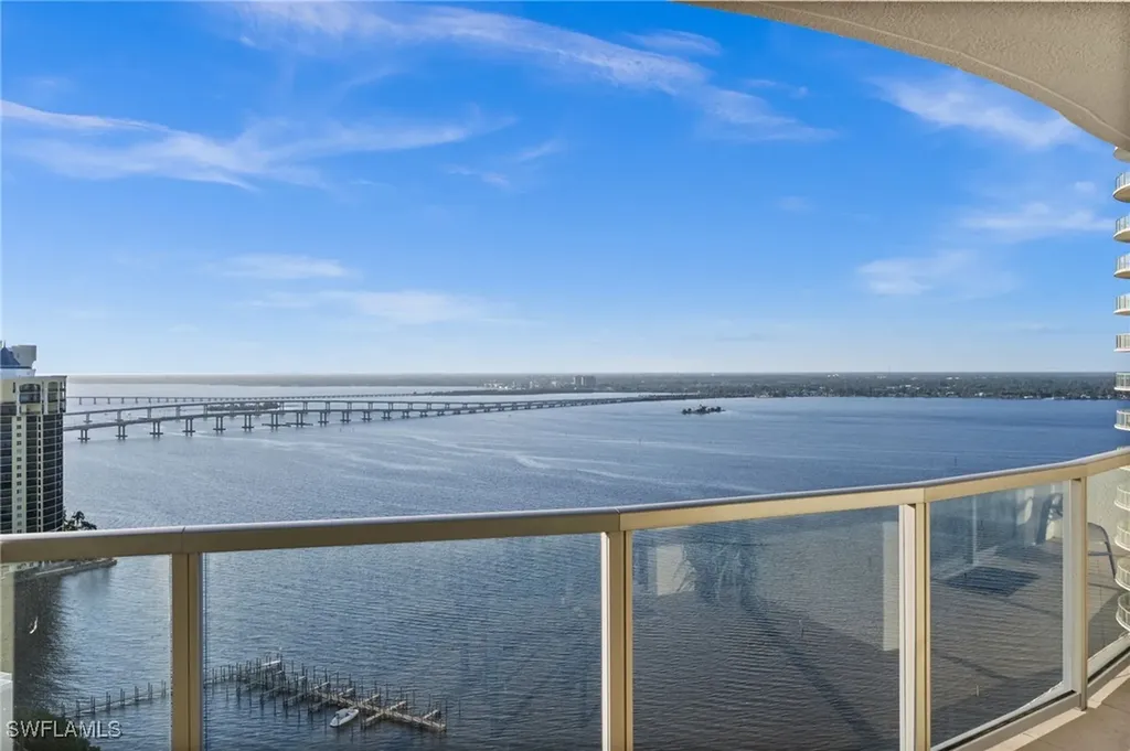 3000 Oasis Grand Boulevard Fort Myers FL 33916