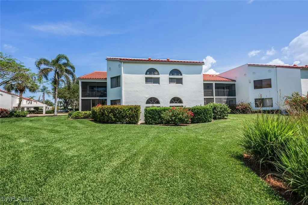 559 Beachwalk Circle Naples FL 34108