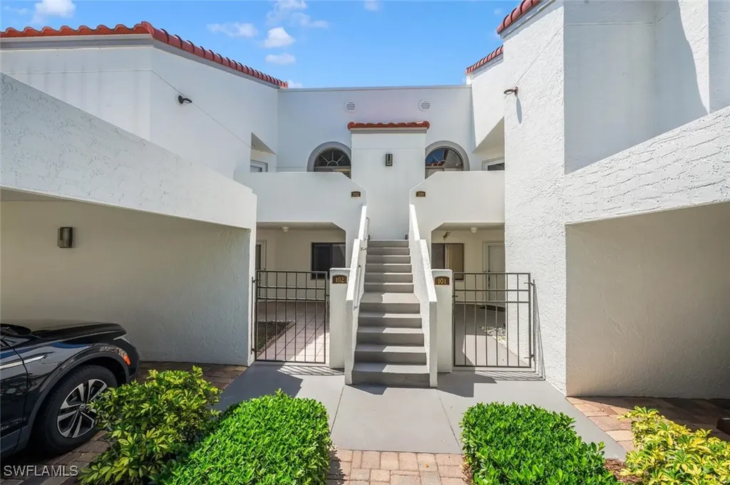 559 Beachwalk Circle Naples FL 34108