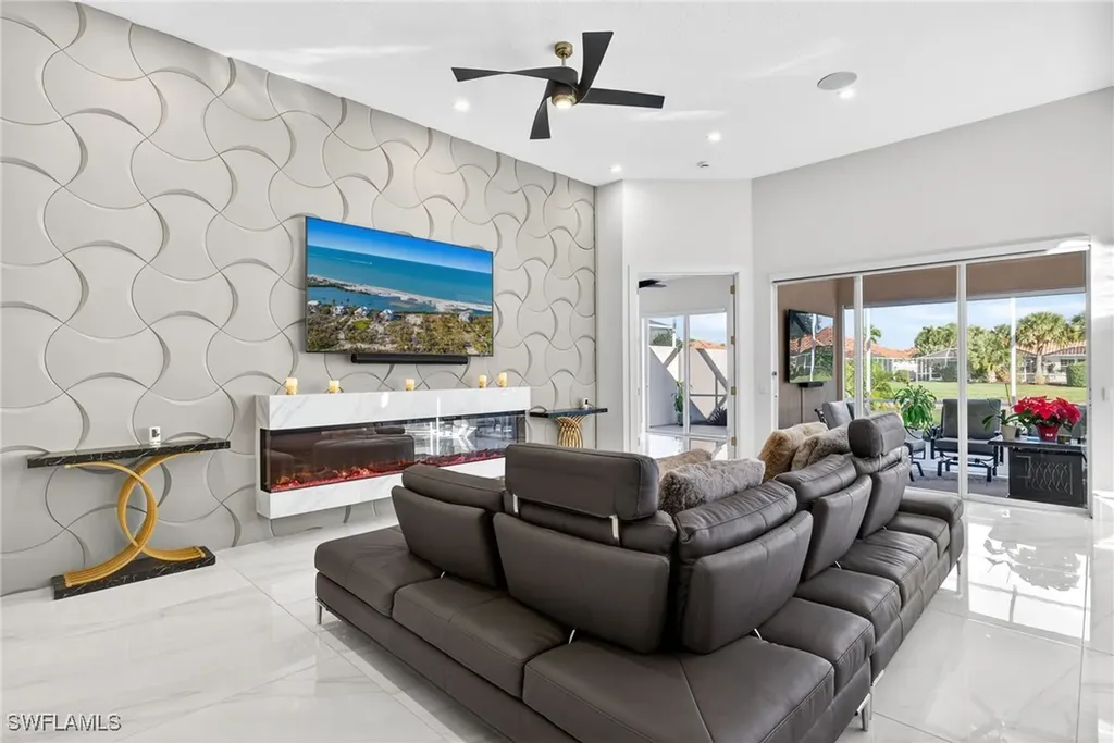 3956 Isla Ciudad Court Naples FL 34109
