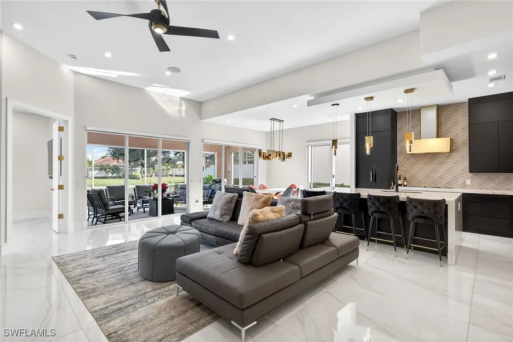 3956 Isla Ciudad Court Naples FL 34109