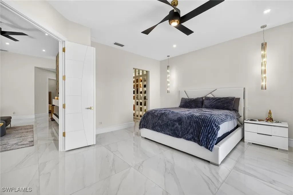 3956 Isla Ciudad Court Naples FL 34109