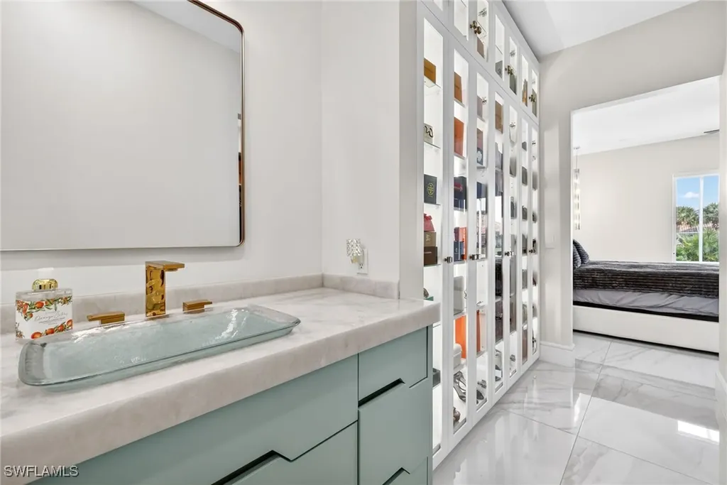 3956 Isla Ciudad Court Naples FL 34109