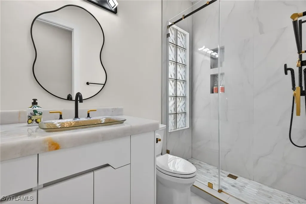 3956 Isla Ciudad Court Naples FL 34109