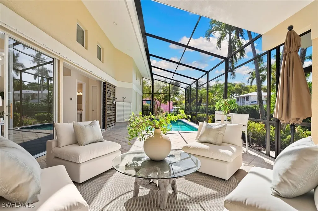 416 3rd Avenue N Naples FL 34102