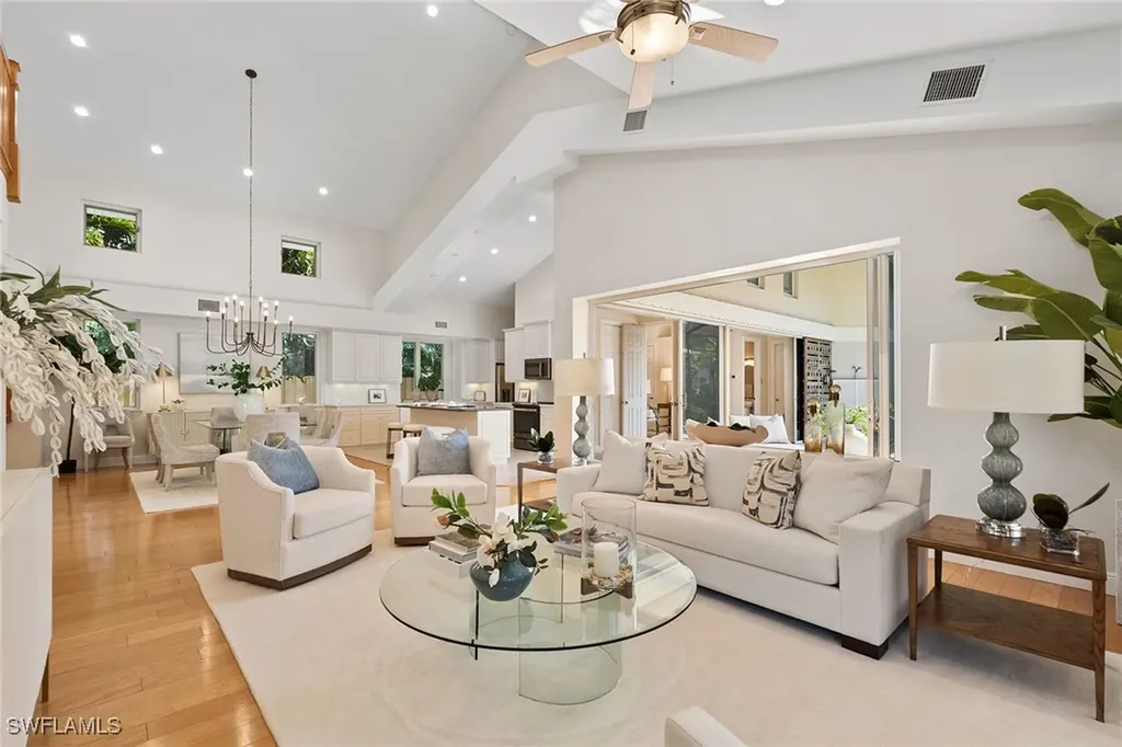 416 3rd Avenue N Naples FL 34102