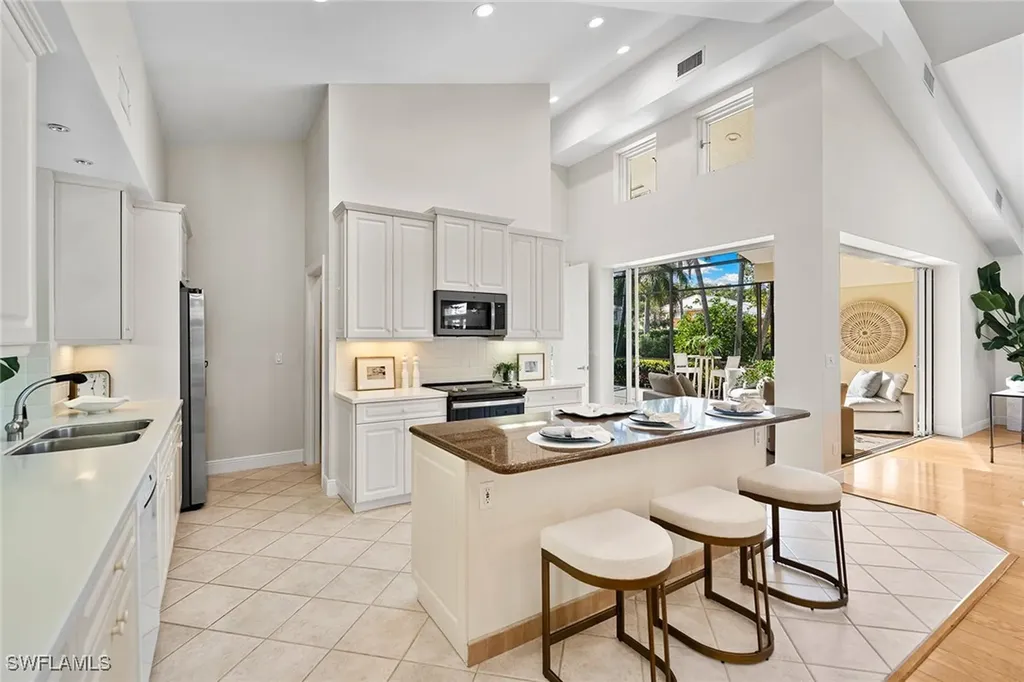 416 3rd Avenue N Naples FL 34102