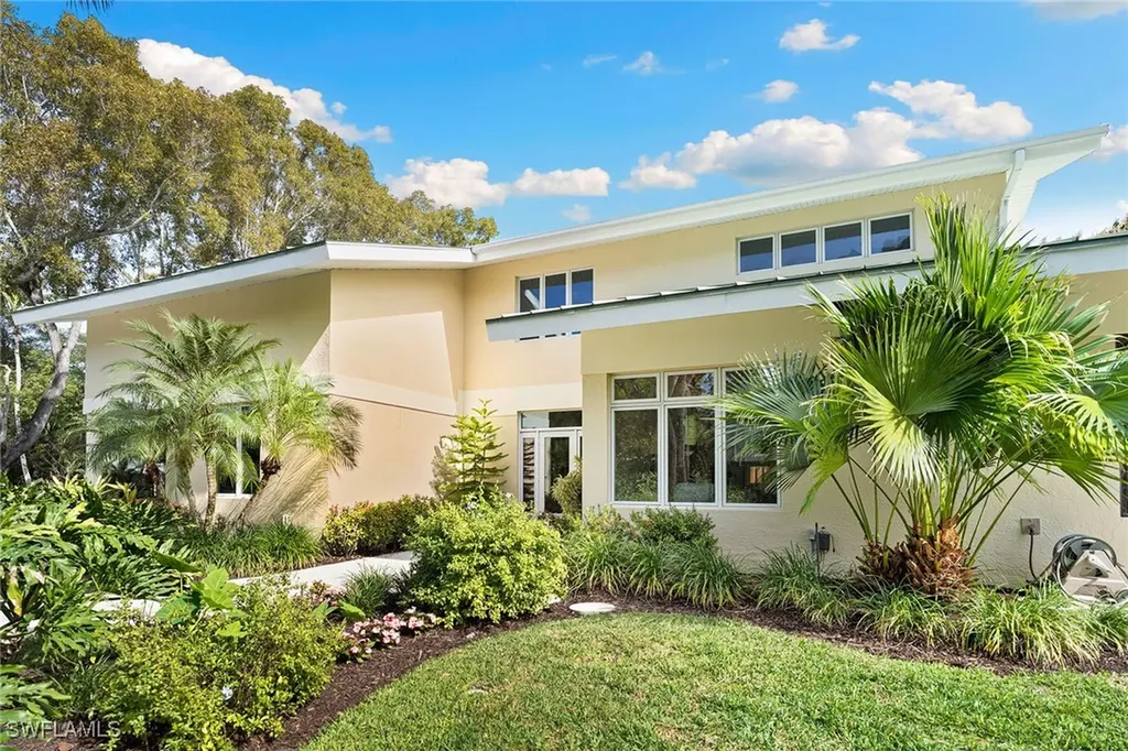 416 3rd Avenue N Naples FL 34102