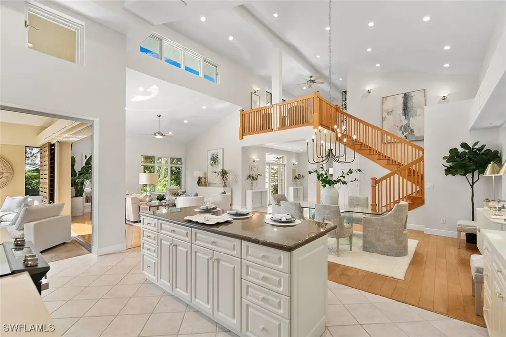 416 3rd Avenue N Naples FL 34102