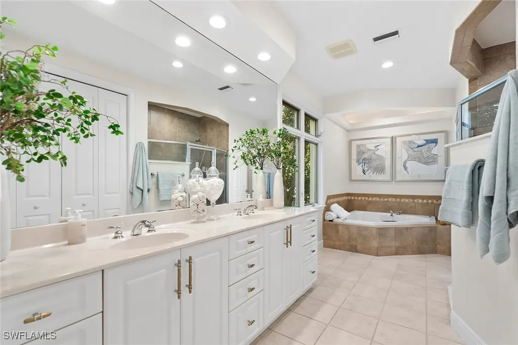 416 3rd Avenue N Naples FL 34102