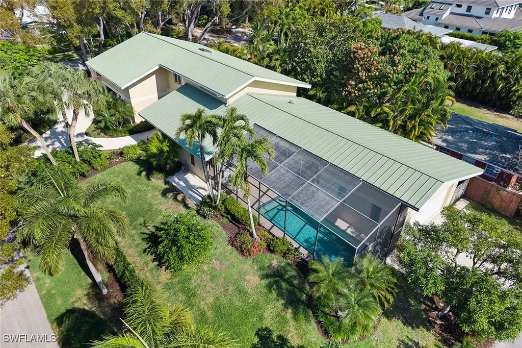 416 3rd Avenue N Naples FL 34102
