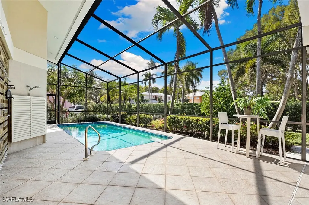 416 3rd Avenue N Naples FL 34102