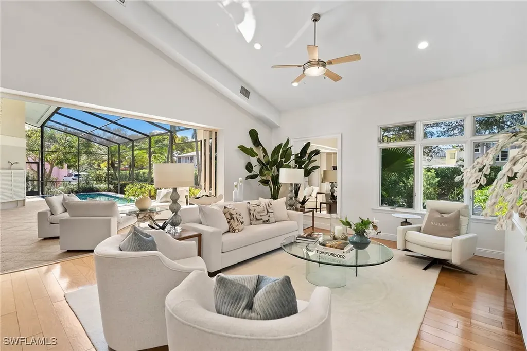 416 3rd Avenue N Naples FL 34102