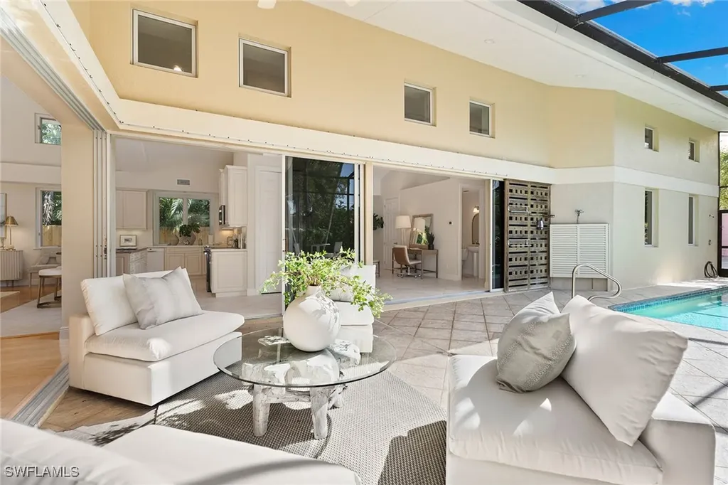 416 3rd Avenue N Naples FL 34102