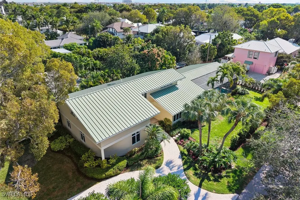 416 3rd Avenue N Naples FL 34102