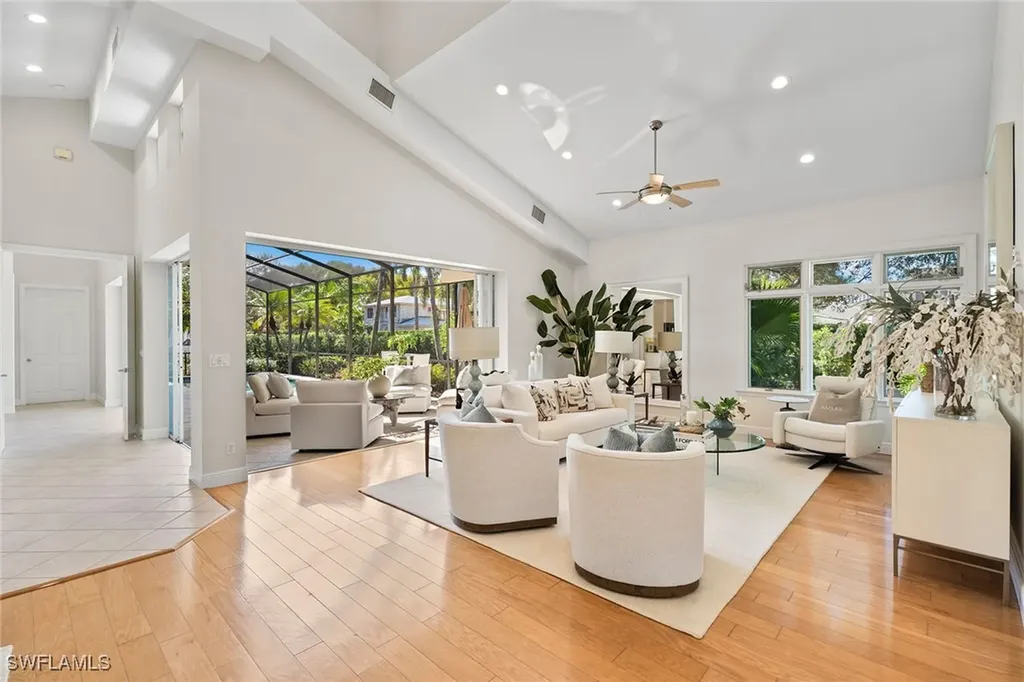 416 3rd Avenue N Naples FL 34102