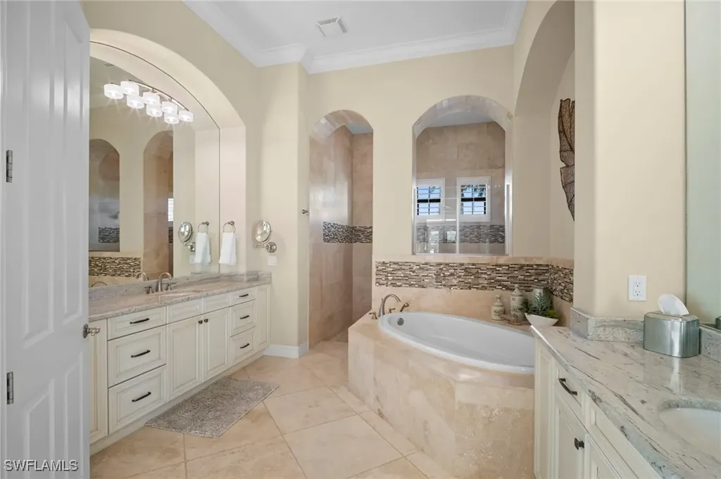 6482 Carema Lane Naples FL 34113