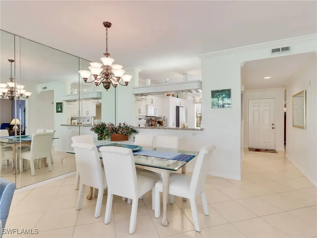 725 Saratoga Circle Naples FL 34104