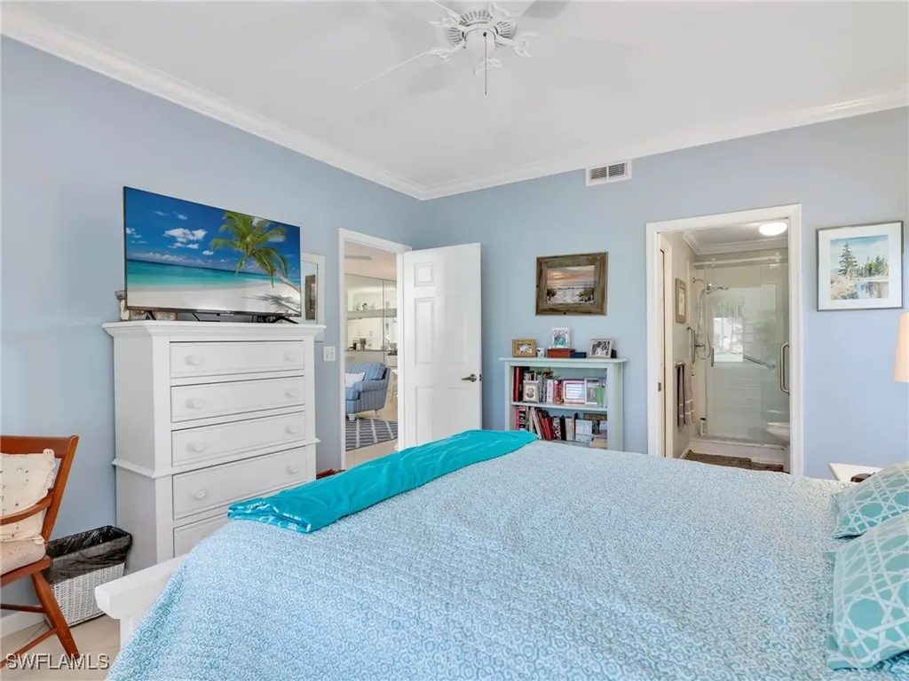 725 Saratoga Circle Naples FL 34104