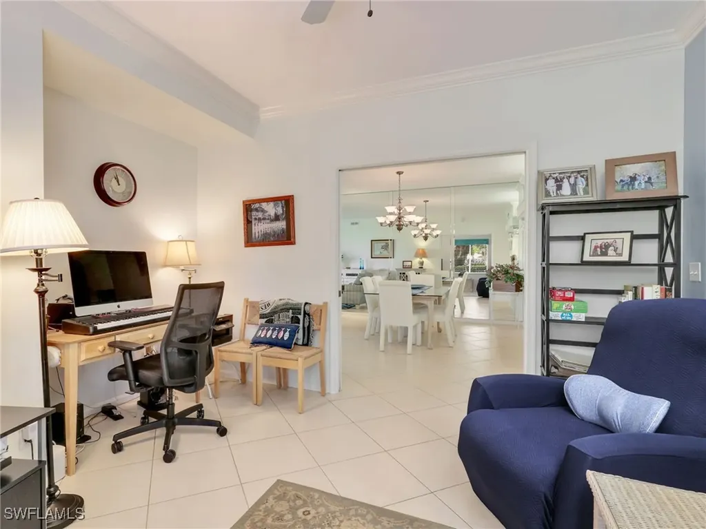 725 Saratoga Circle Naples FL 34104