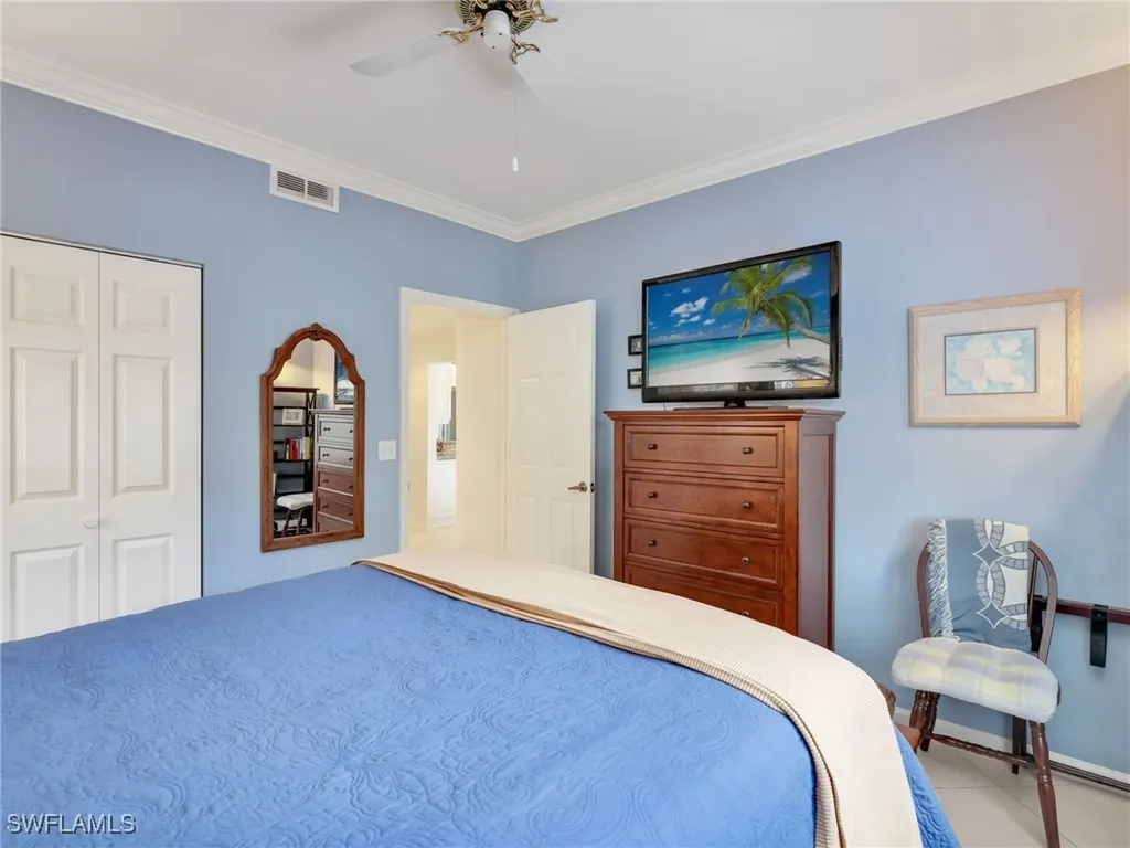 725 Saratoga Circle Naples FL 34104