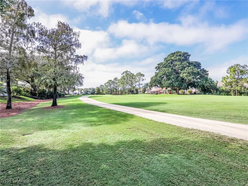 725 Saratoga Circle Naples FL 34104