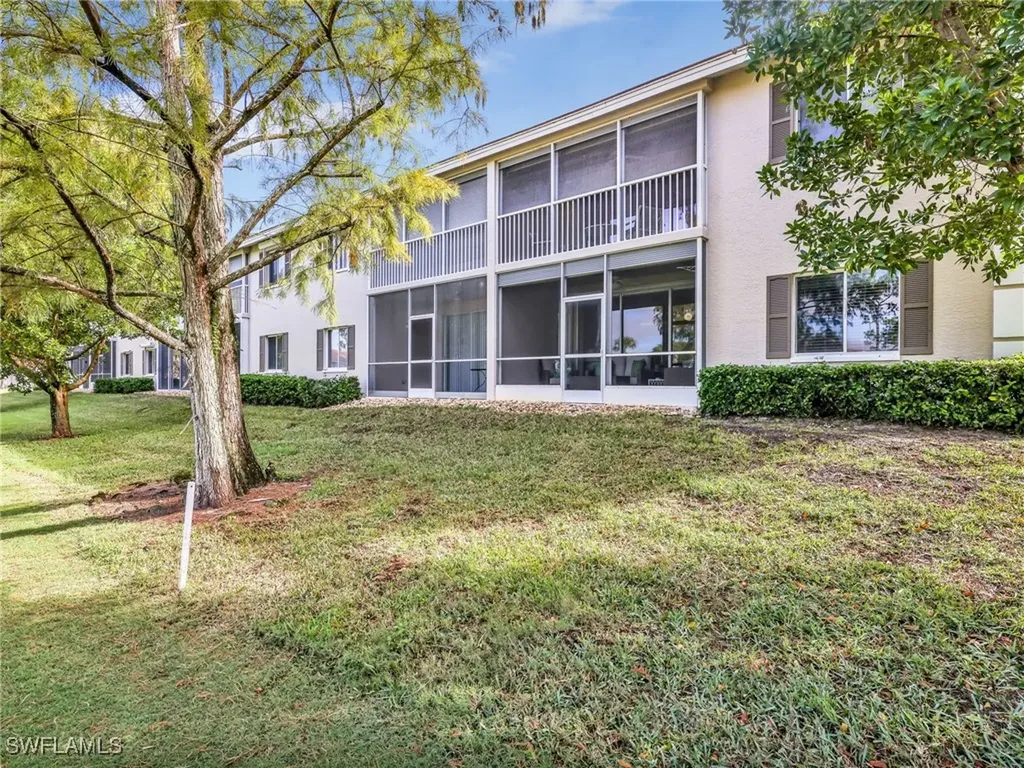 725 Saratoga Circle Naples FL 34104