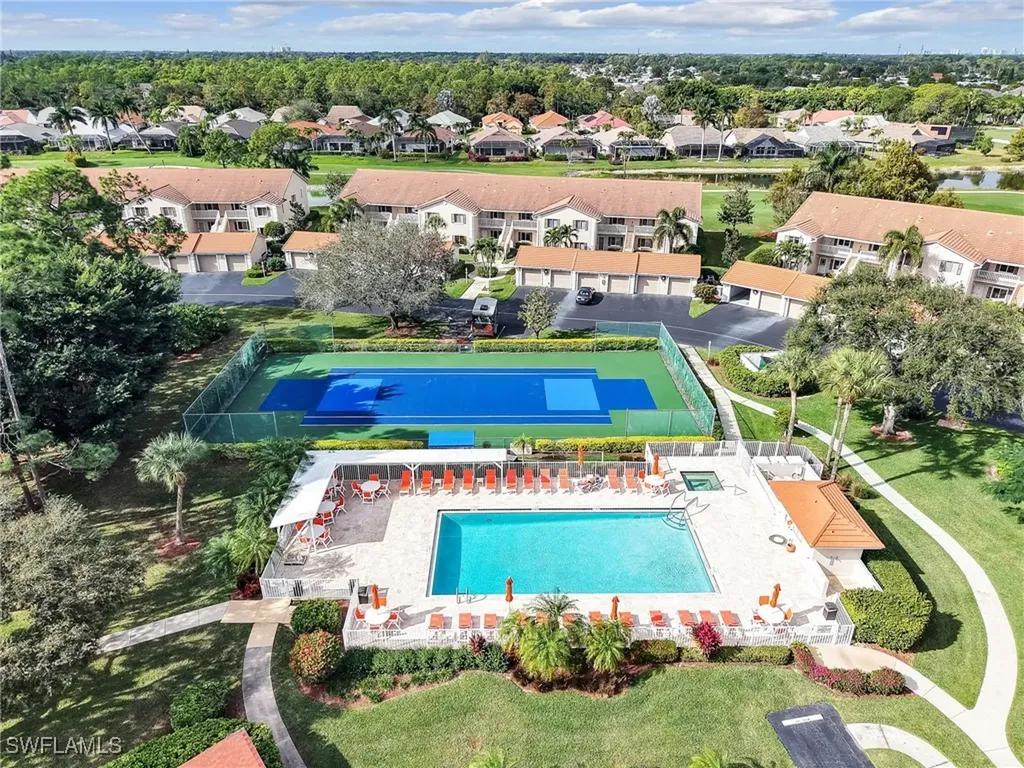 725 Saratoga Circle Naples FL 34104