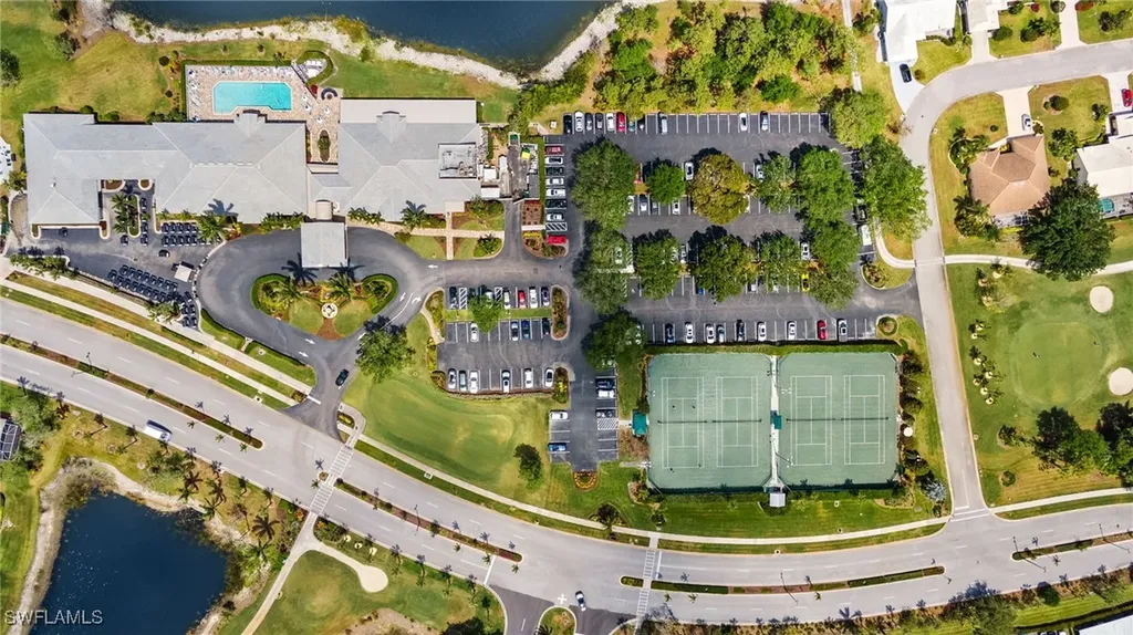 725 Saratoga Circle Naples FL 34104