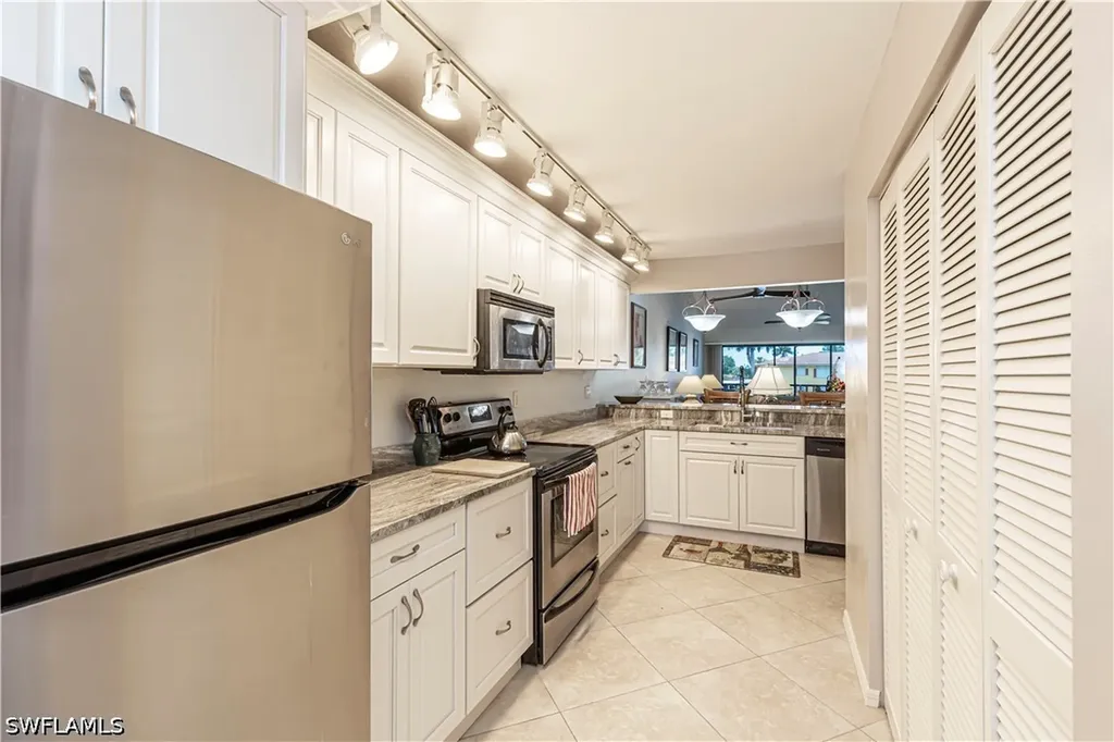 4410 Chantelle Drive Naples FL 34112