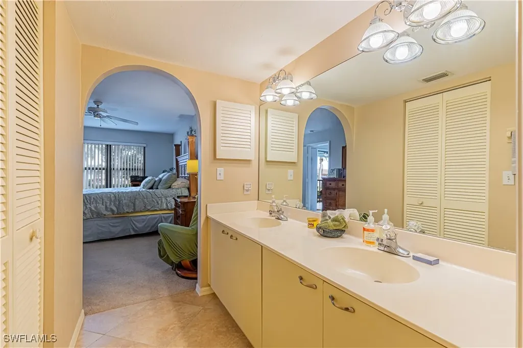 4410 Chantelle Drive Naples FL 34112
