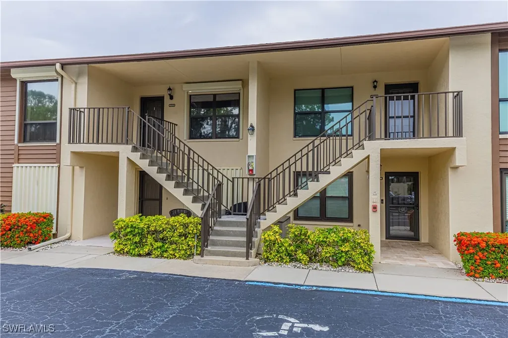 4410 Chantelle Drive Naples FL 34112