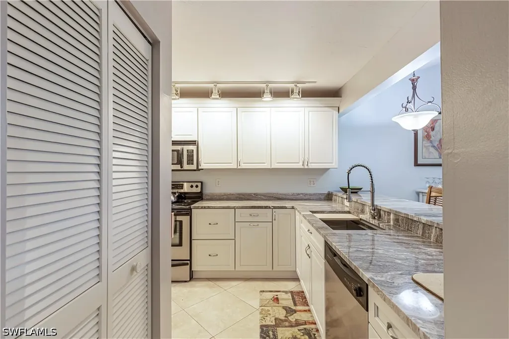 4410 Chantelle Drive Naples FL 34112
