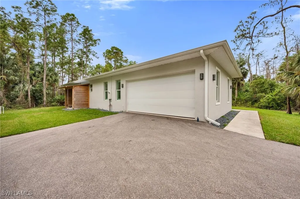 3512 16th Avenue NE Naples FL 34120
