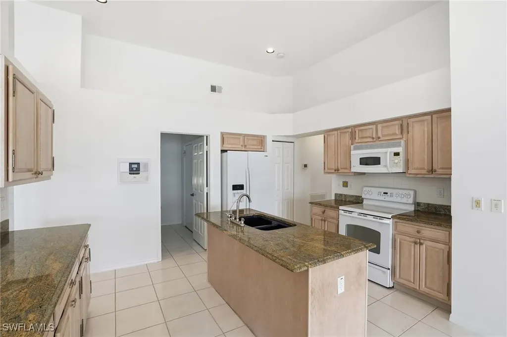 712 Lambton Lane Naples FL 34104