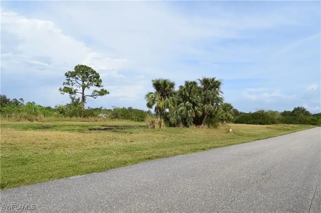 2137 NE 27th Street Cape Coral FL 33909