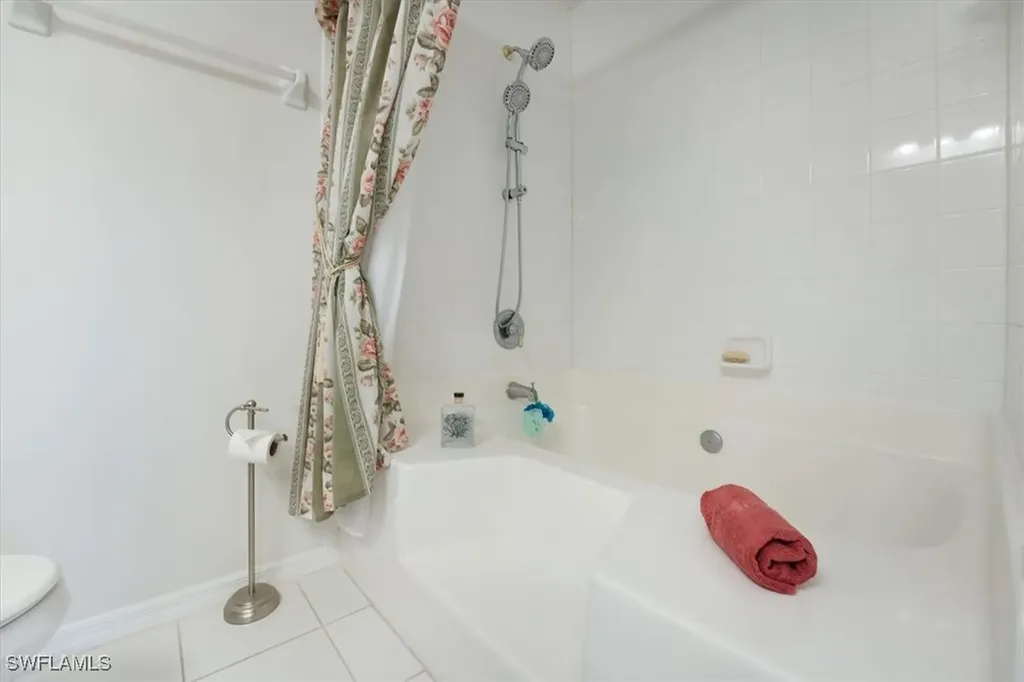 2290 Everglades Boulevard N Naples FL 34120