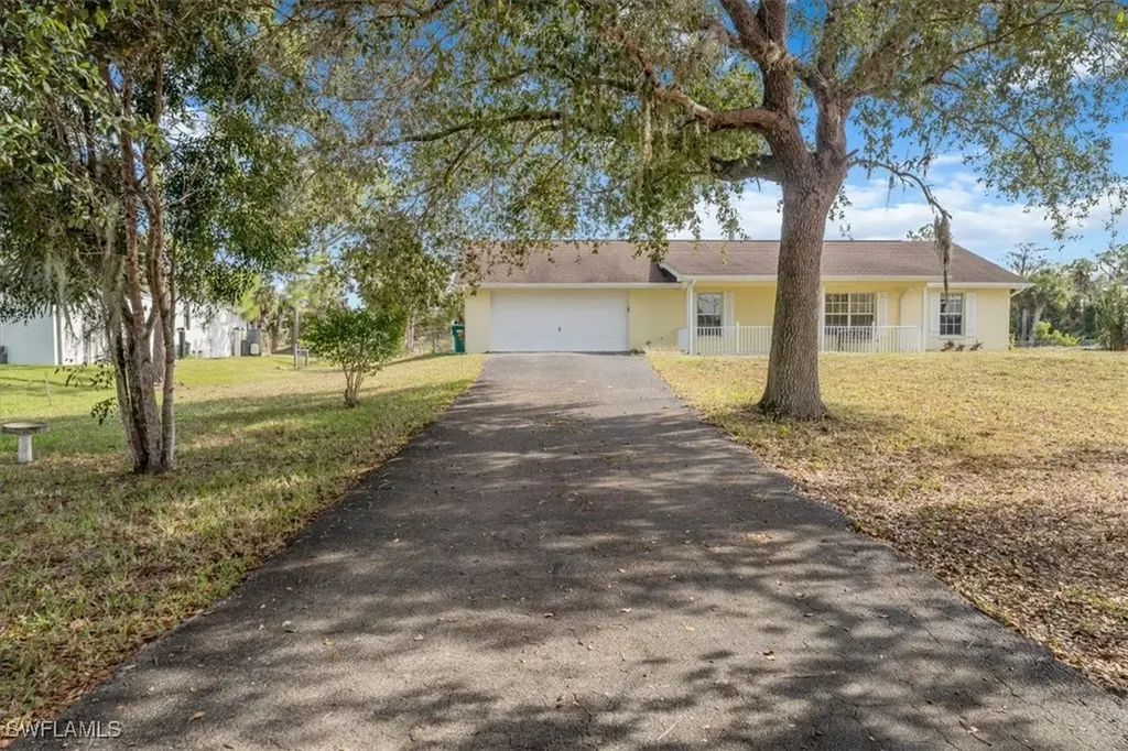 2290 Everglades Boulevard N Naples FL 34120