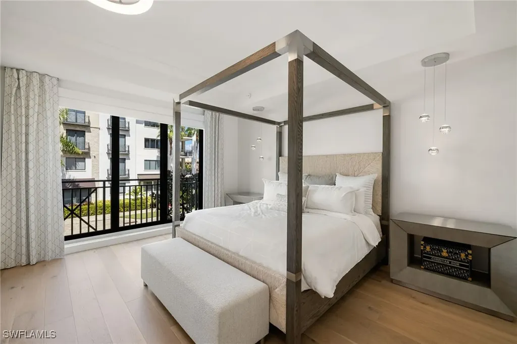 1130 3rd Avenue S Naples FL 34102