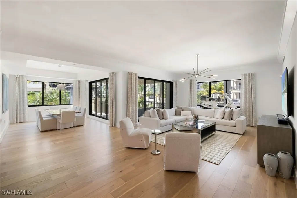 1130 3rd Avenue S Naples FL 34102