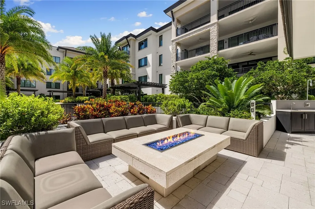 1130 3rd Avenue S Naples FL 34102
