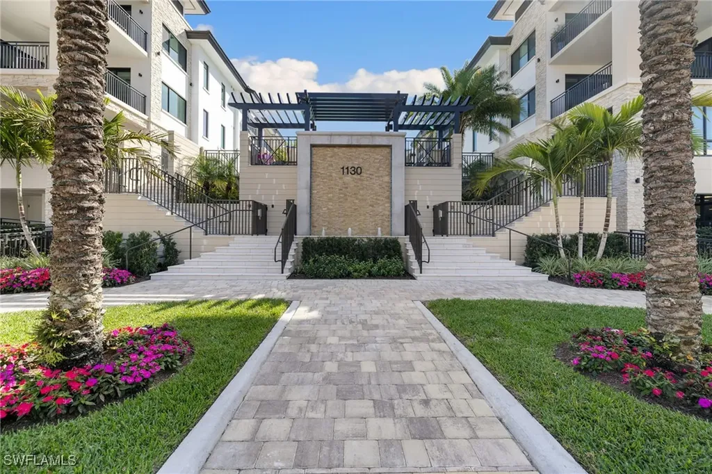 1130 3rd Avenue S Naples FL 34102